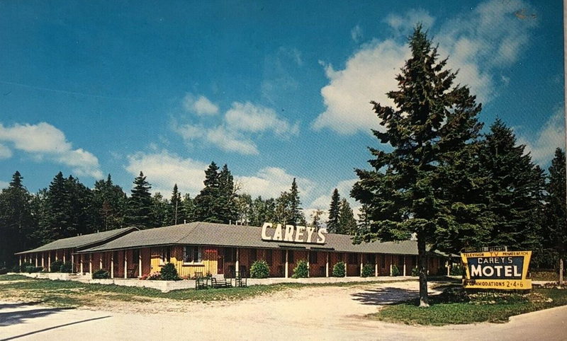 Moosewood Inn (Careys Motel & Cabins) - Vintage Postcard